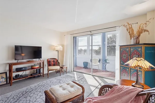 $179,000 | 841 4th Avenue North, Unit 32, St. Petersburg, FL 33701