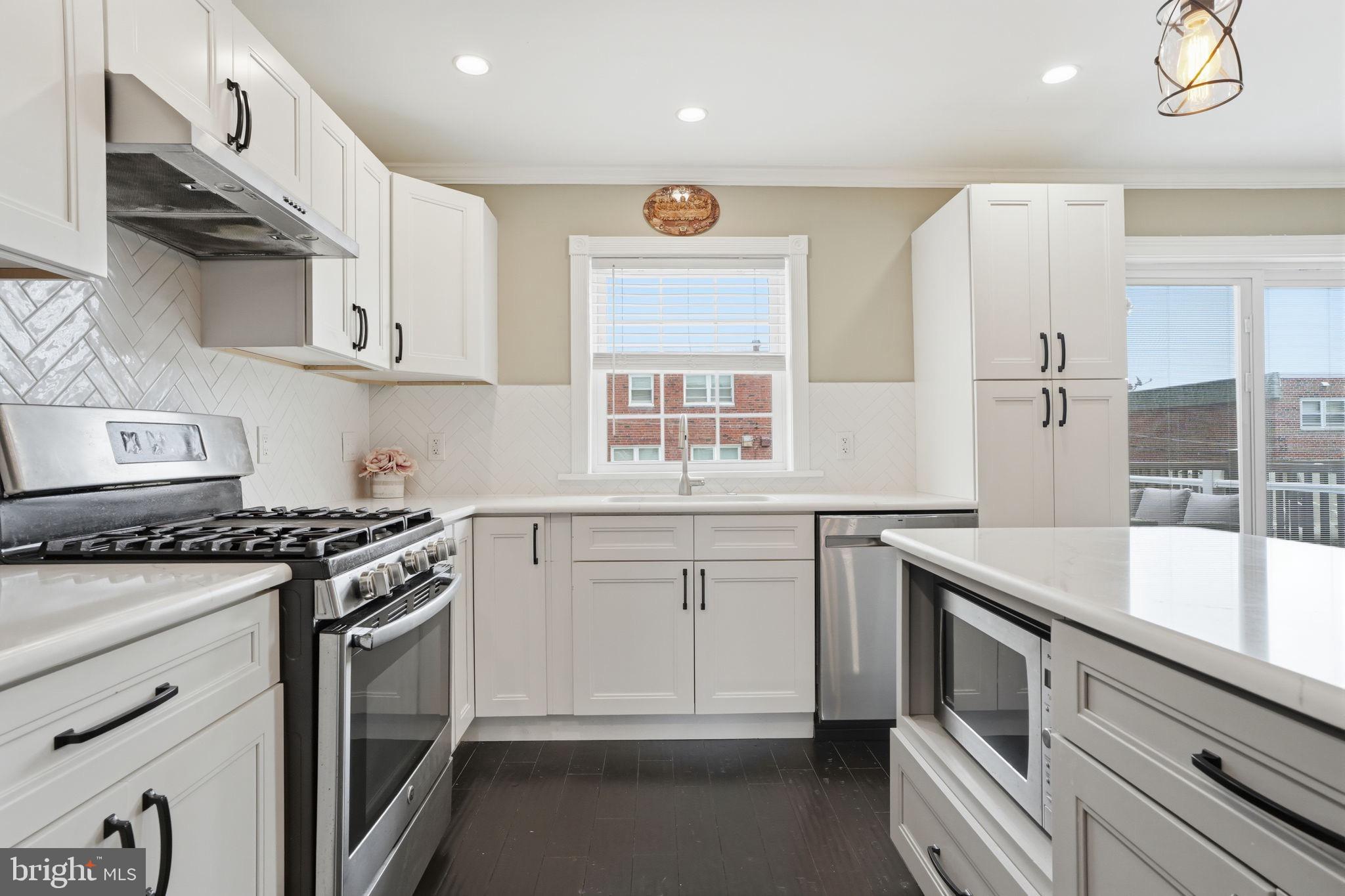 12748 Minden Road Philadelphia, PA 19154 - Photo 14 of 36 Gallery Image 14