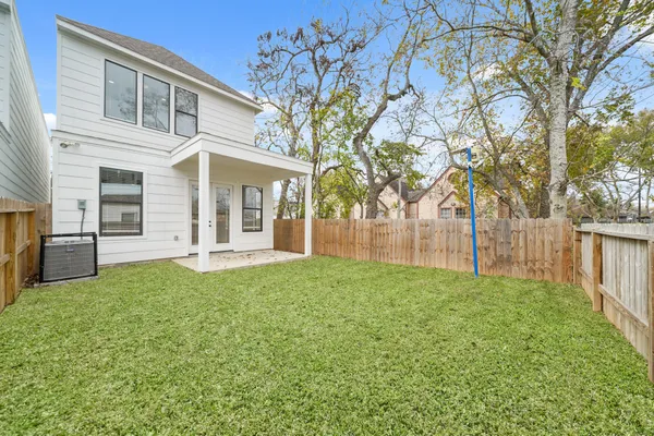 $2,249 | 3417 Tuam Street, Houston, TX 77004