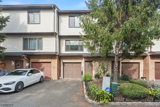 $2,400 | 404 Chestnut Street, Unit 39, Newark, NJ 07105