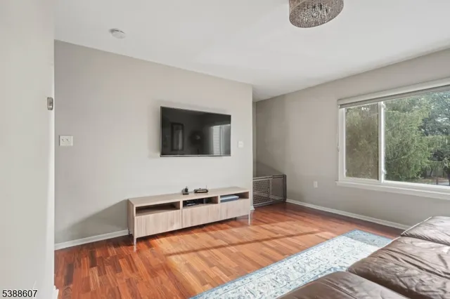 $2,400 | 404 Chestnut Street, Unit 39, Newark, NJ 07105