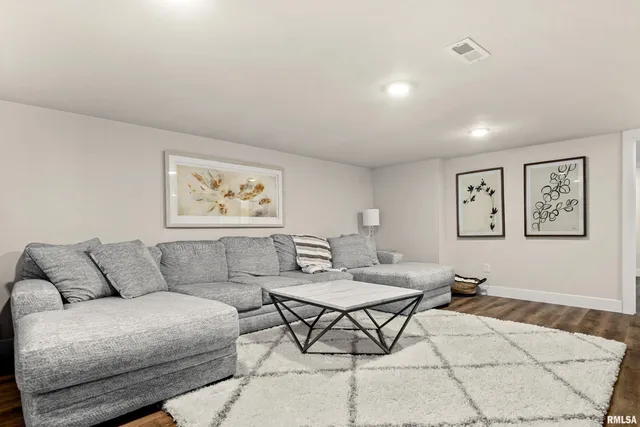 $184,900 | 1226 East Hines Avenue, Peoria Heights, IL 61616