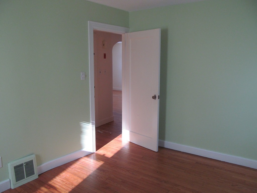 85 Thornfell Street Springfield, MA 01104 - Photo 13 of 28 Gallery Image 13