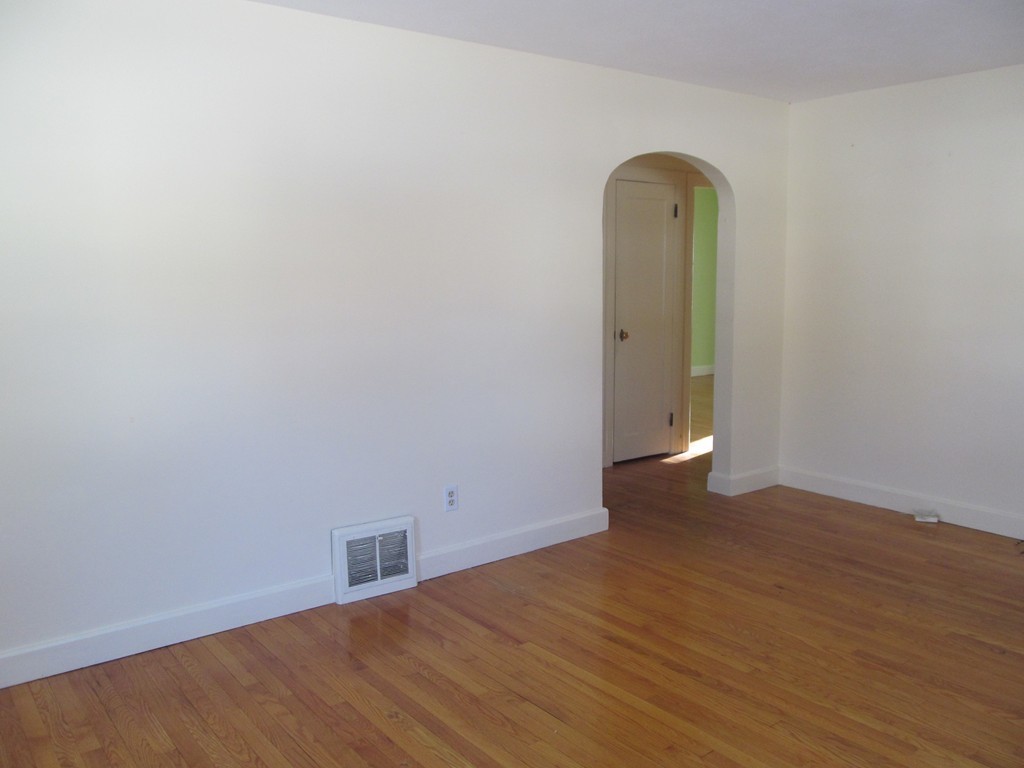 85 Thornfell Street Springfield, MA 01104 - Photo 8 of 28 Gallery Image 8