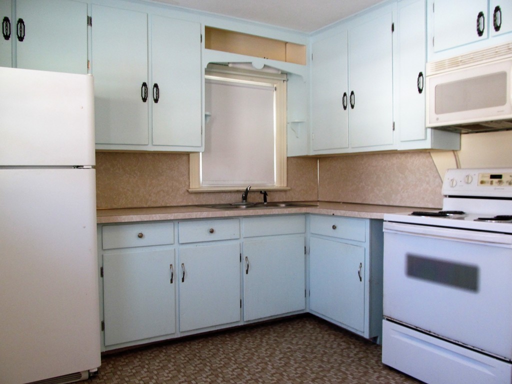 85 Thornfell Street Springfield, MA 01104 - Photo 9 of 28 Gallery Image 9