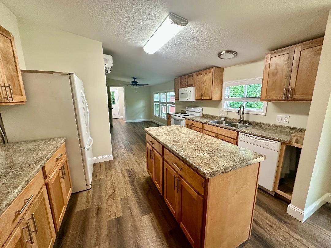 428 Mt Olive Road Whitwell, TN 37397 - Photo 4 of 18 428 Kitchen with Eat-in dining