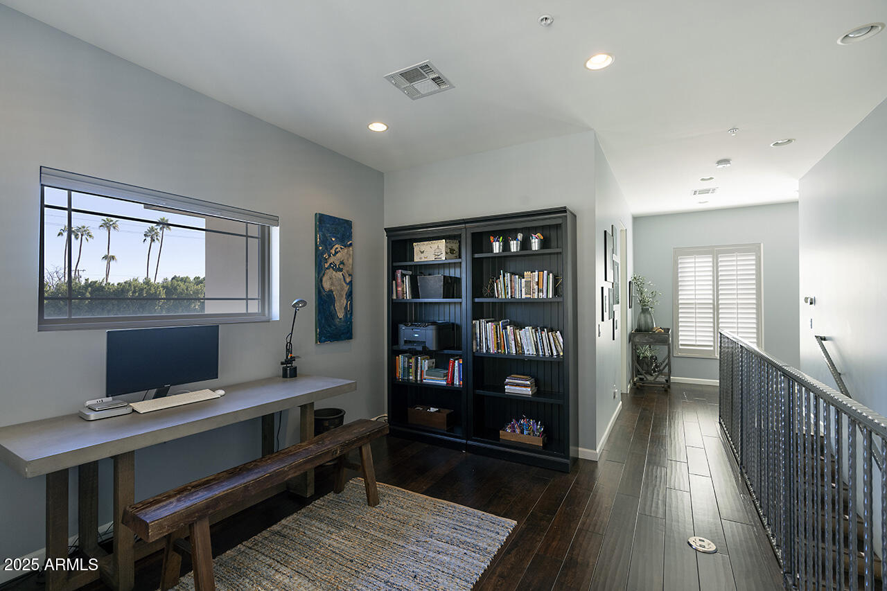 5010 North 34th Street, Unit 3 Phoenix, AZ 85018 - Photo 23 of 28 Loft /office area