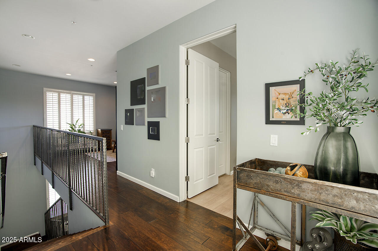 5010 North 34th Street, Unit 3 Phoenix, AZ 85018 - Photo 25 of 28 Uptairs landing.
