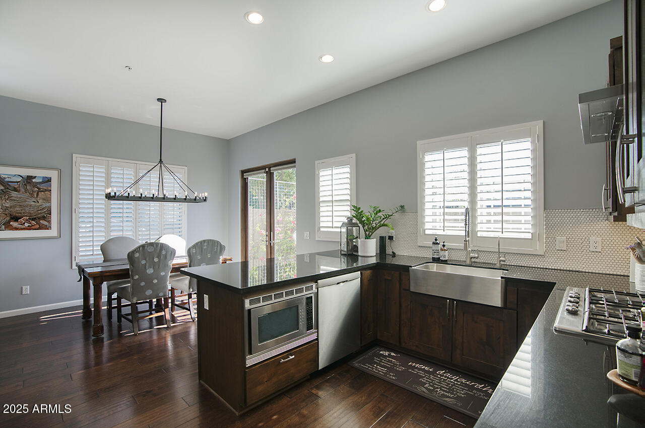 5010 North 34th Street, Unit 3 Phoenix, AZ 85018 - Photo 6 of 28 Gourmet Kitchen