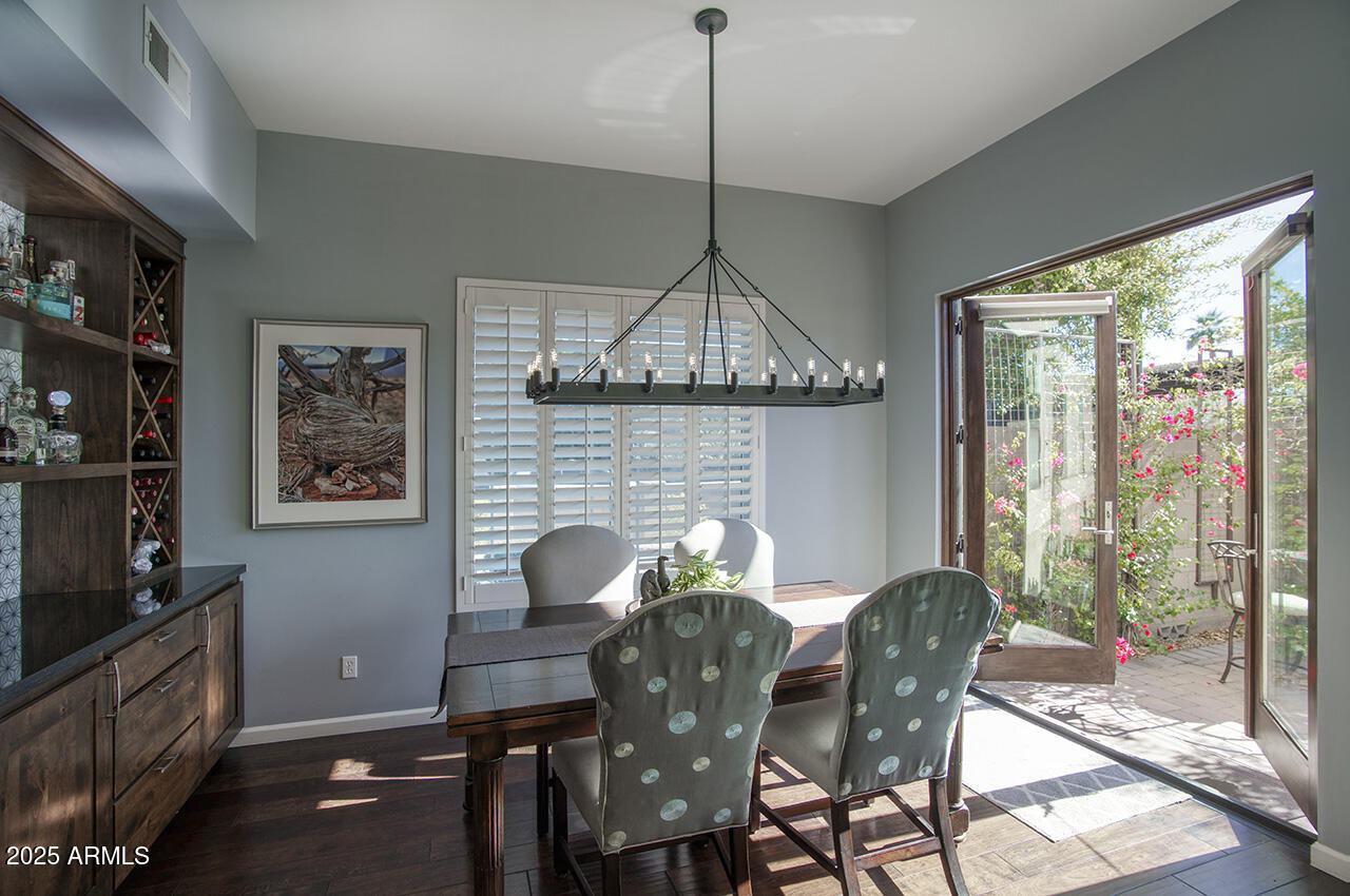 5010 North 34th Street, Unit 3 Phoenix, AZ 85018 - Photo 8 of 28 Dining area.