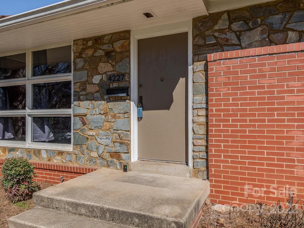 4227 Cheltenham Road, Unit C2 Charlotte, NC 28211 - Photo 3 of 14 Gallery Image 3