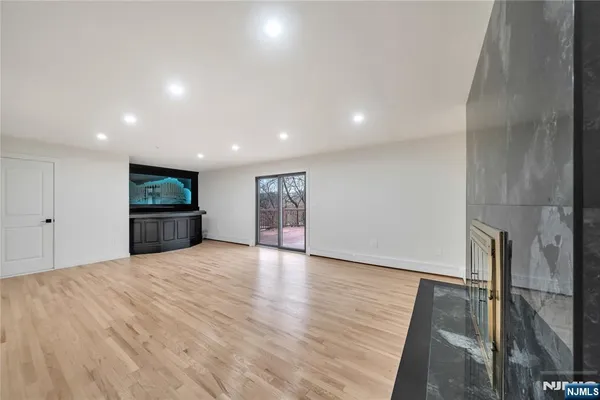 $1,479,000 | 468 Morse Avenue, Ridgefield, NJ 07657