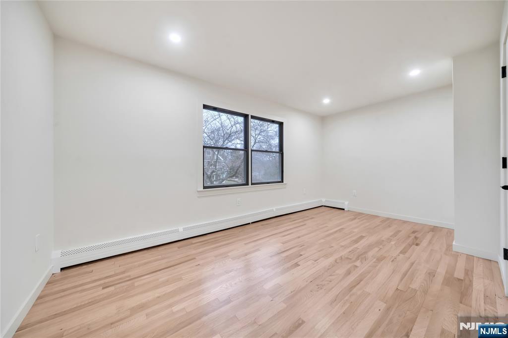 468 Morse Avenue Ridgefield, NJ 07657 - Photo 17 of 27