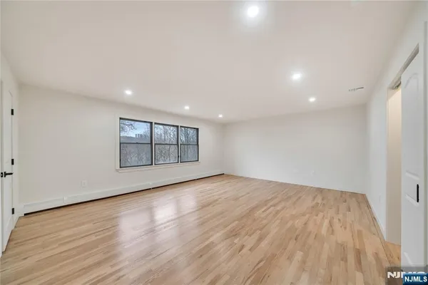 $1,479,000 | 468 Morse Avenue, Ridgefield, NJ 07657