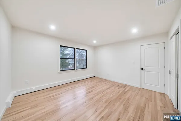 $1,479,000 | 468 Morse Avenue, Ridgefield, NJ 07657