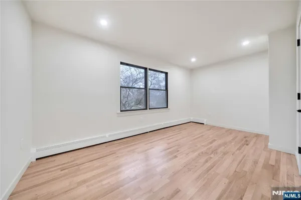 $1,479,000 | 468 Morse Avenue, Ridgefield, NJ 07657
