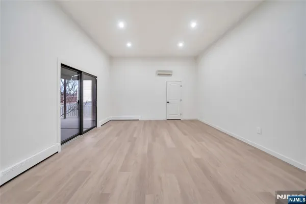 $1,479,000 | 468 Morse Avenue, Ridgefield, NJ 07657