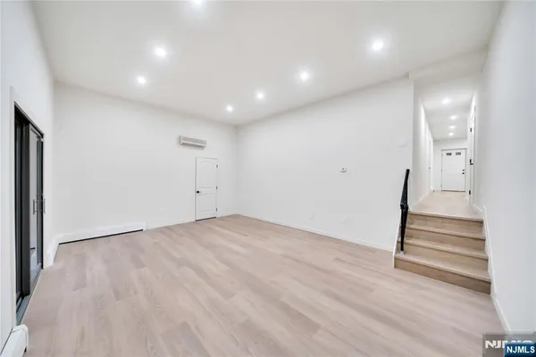 $1,479,000 | 468 Morse Avenue, Ridgefield, NJ 07657