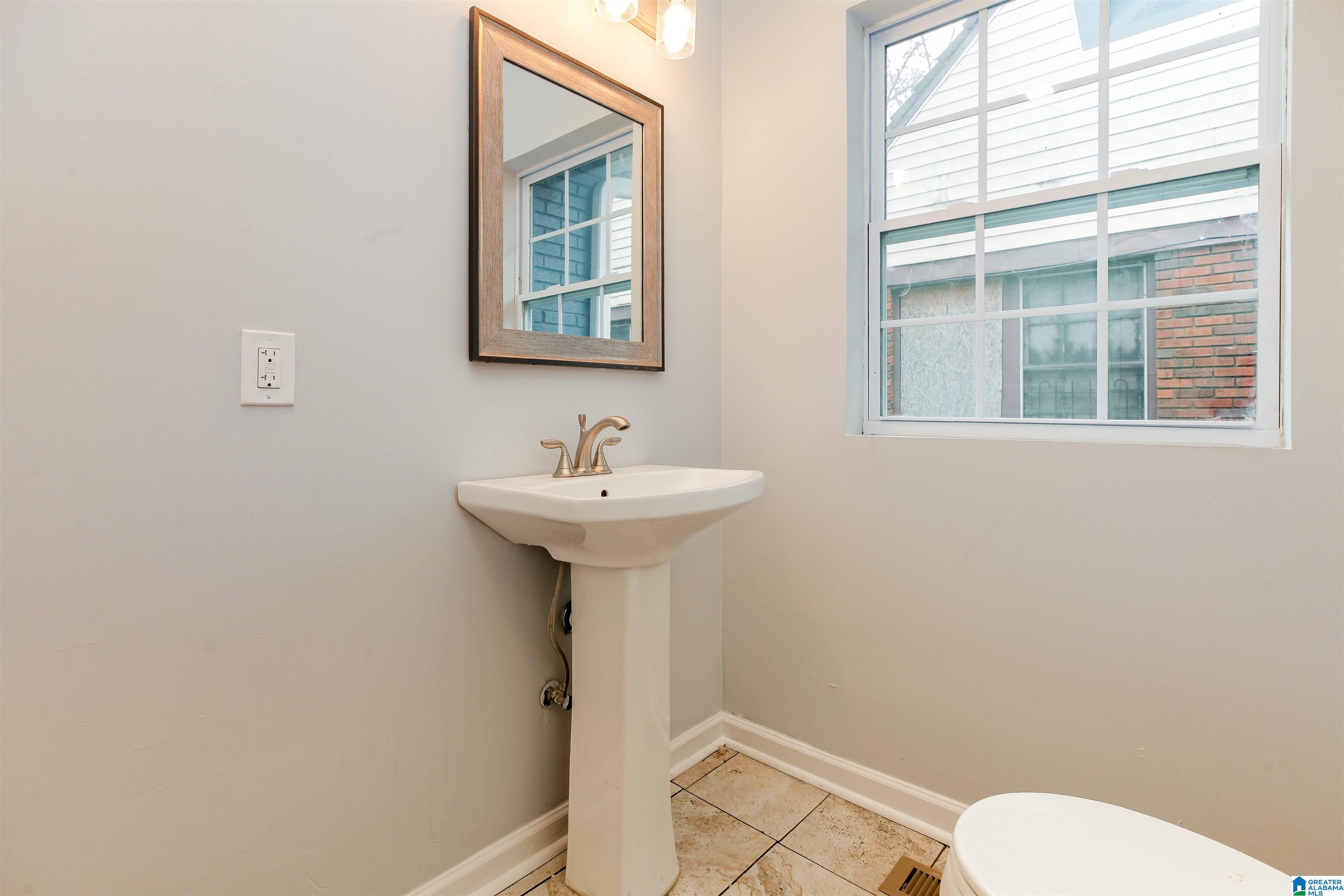 813 1st Street Southwest Birmingham, AL 35211 - Photo 24 of 39