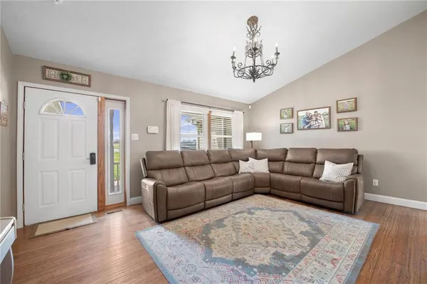 $549,000 | 7451 State Route, Rea, MO 64480