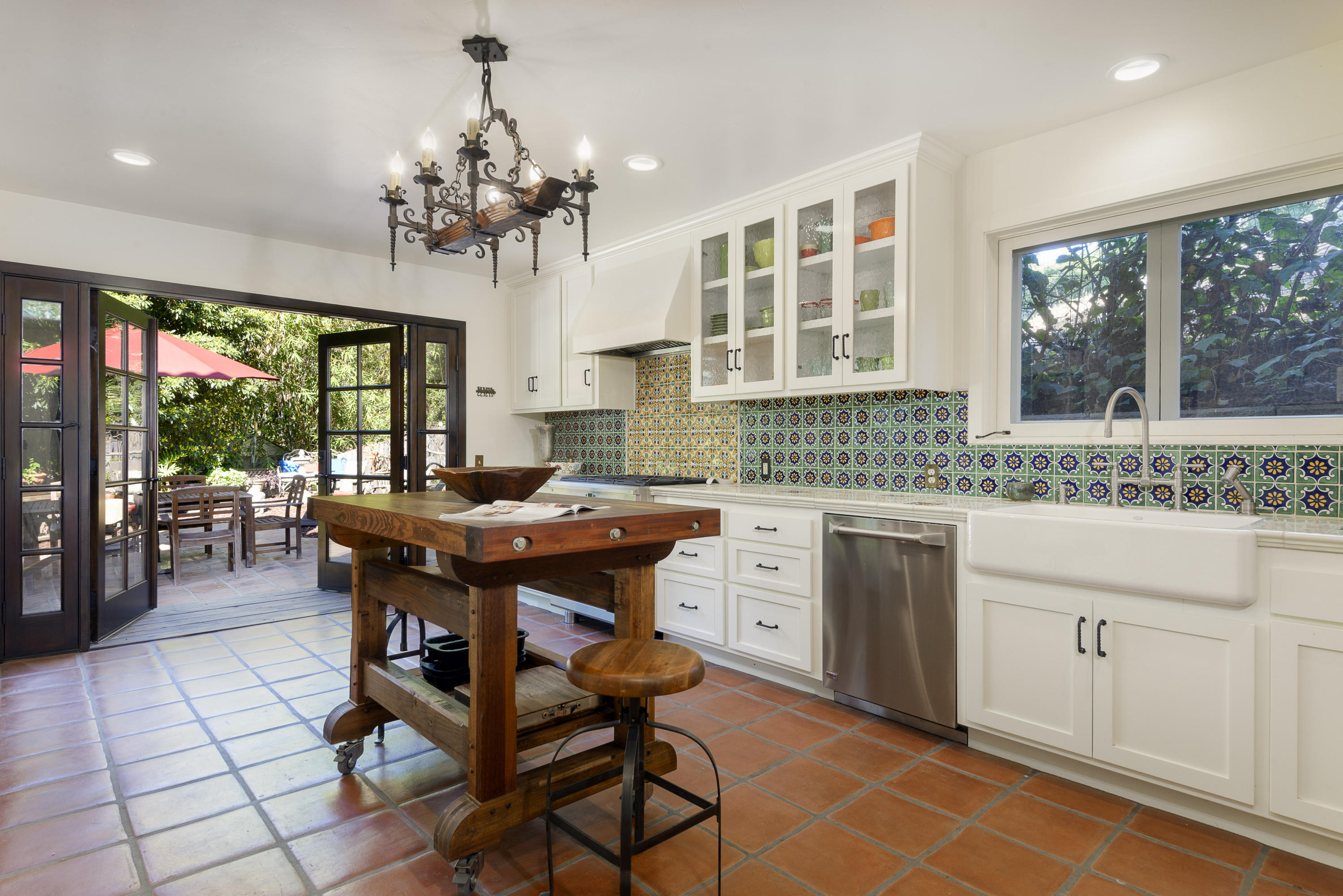 2644 Tallant Road Santa Barbara, CA 93105 - Photo 2 of 14 Kitchen
