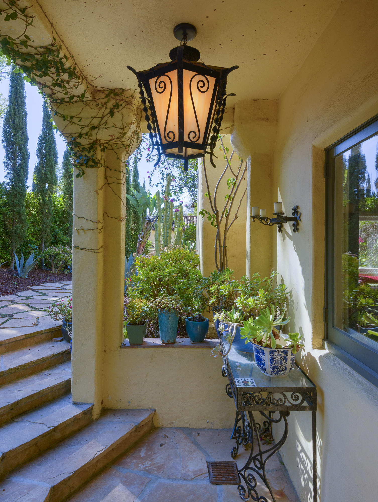 2644 Tallant Road Santa Barbara, CA 93105 - Photo 8 of 14 Entry