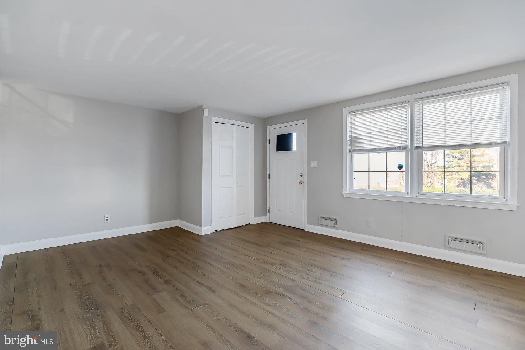 1202 Newfield Road Gwynn Oak, MD 21207 - Photo 8 of 33 Living room