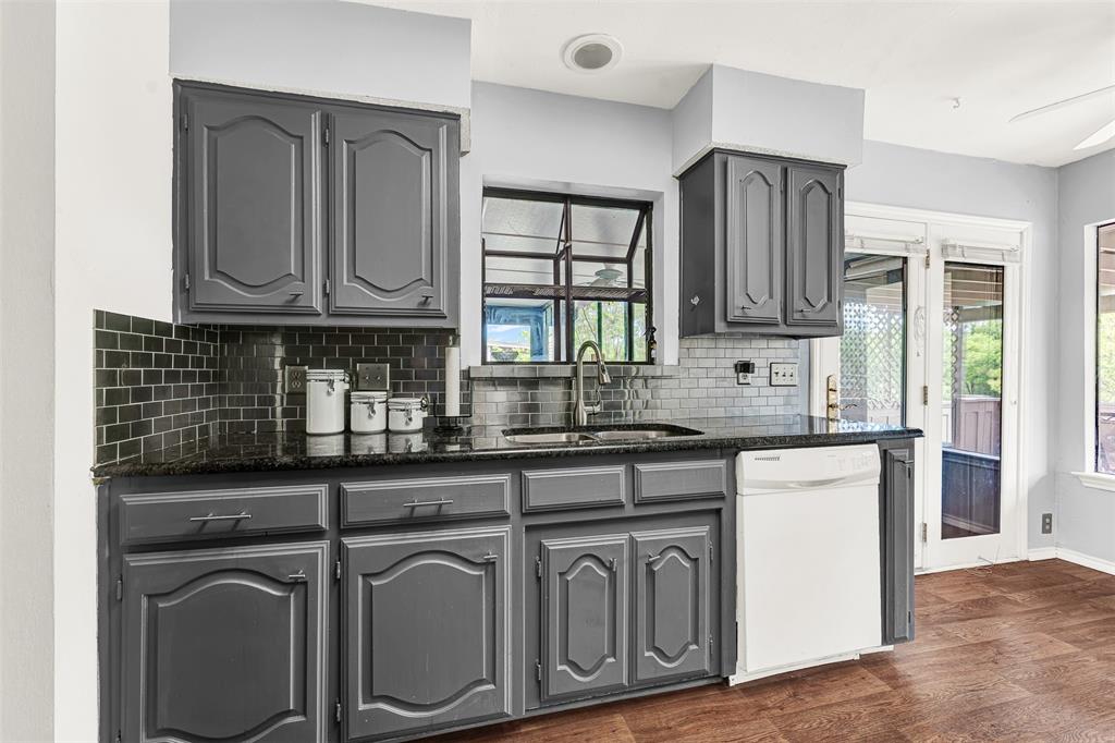 8344 Old Moss Road Dallas, TX 75231 - Photo 7 of 23