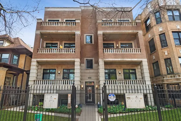 $375,000 | 1543 West Sherwin Avenue, Unit GW, Chicago, IL 60626