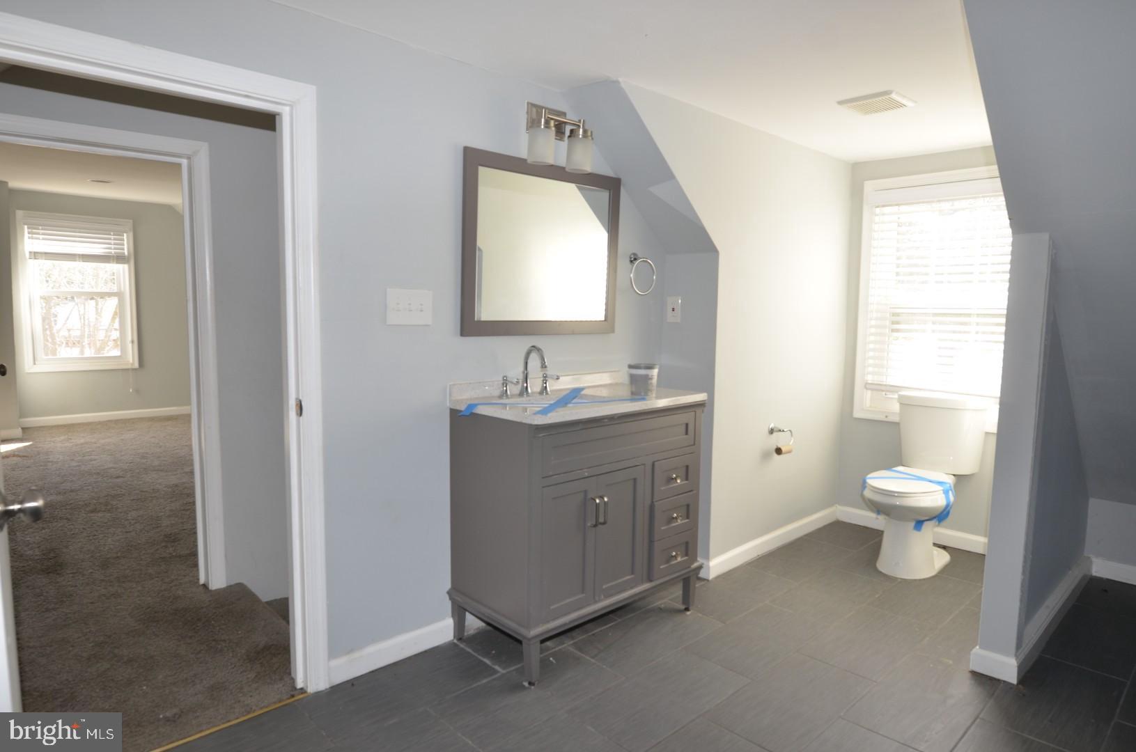 11314 Tippett Road Clinton, MD 20735 - Photo 18 of 21 Upper level full bathroom