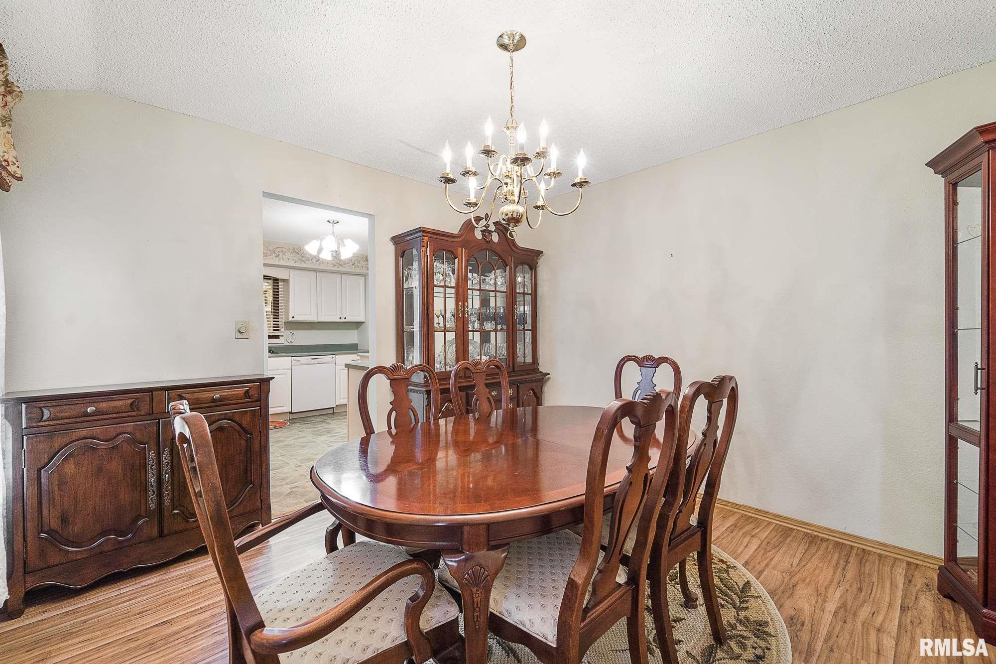4136 Hazelcrest Road Springfield, IL 62703 - Photo 11 of 27