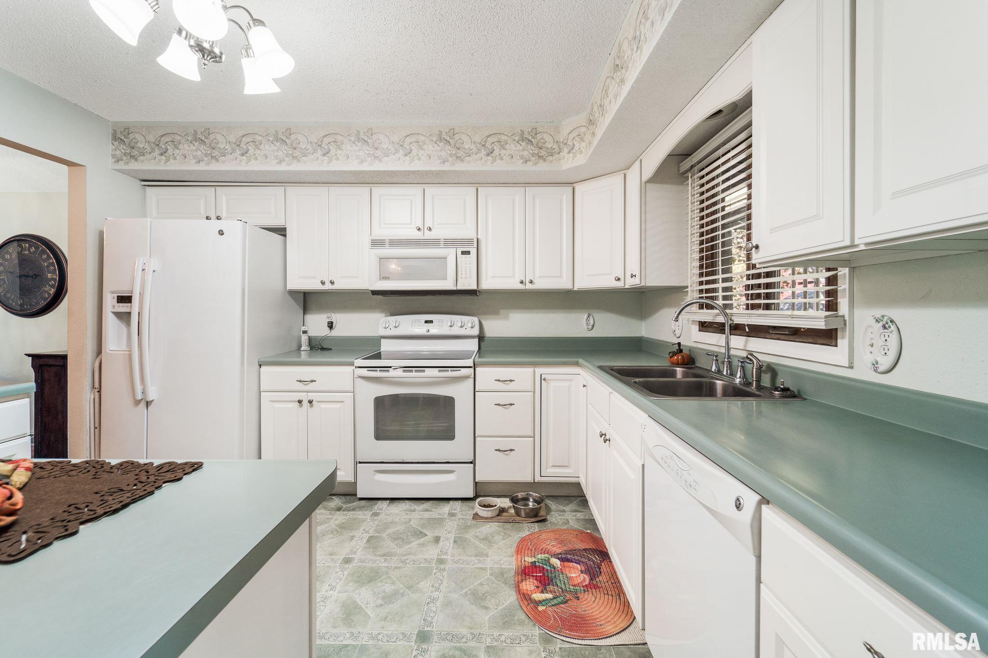 4136 Hazelcrest Road Springfield, IL 62703 - Photo 14 of 27