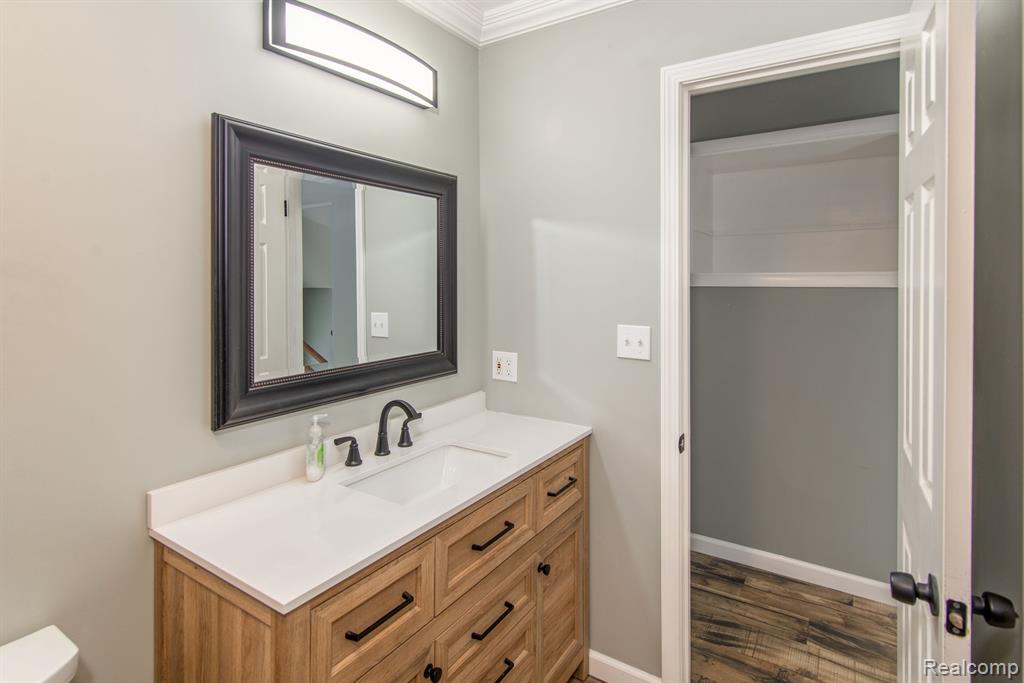 10418 Linden Road Grand Blanc, MI 48439 - Photo 13 of 43 Gallery Image 13