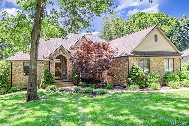 10873 Ridge View Trail Fenton, MI 48430 - Photo 1 of 39