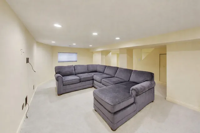 $399,000 | 109 South Grove Avenue, Unit 1N, Oak Park, IL 60302