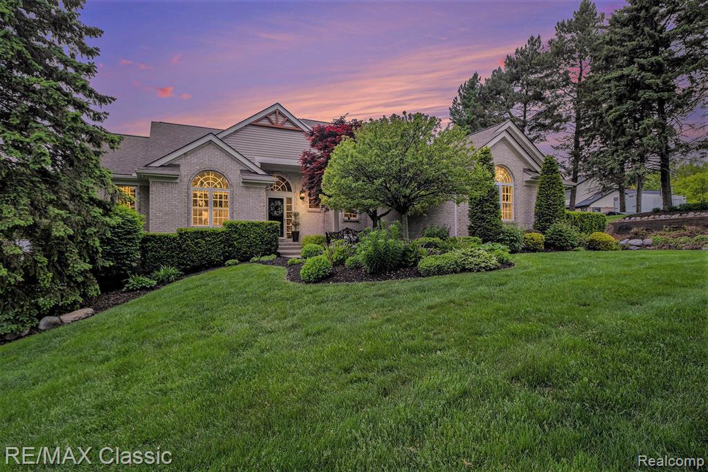 30447 Ridge Court New Hudson, MI 48165 - Photo 2 of 73