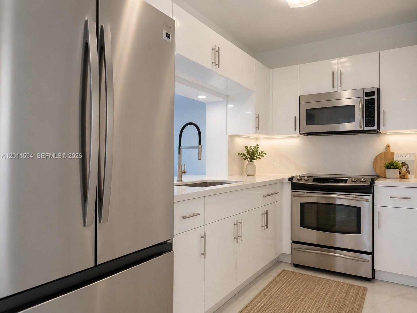3252 Southwest 88th Place, Unit 3252 Miami, FL 33165 - Photo 3 of 9