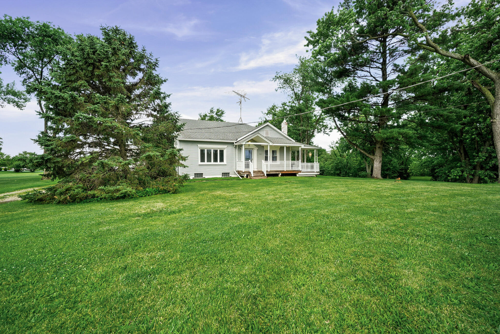 8240 Randolph Street Crown Point, IN 46307 - Photo 10 of 60 2048x1369