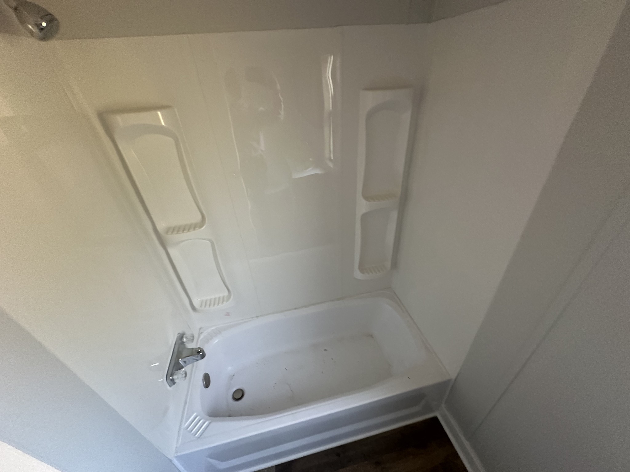 12 Young Road Buffalo Valley, TN 38548 - Photo 8 of 12 a bathroom with a bathtub