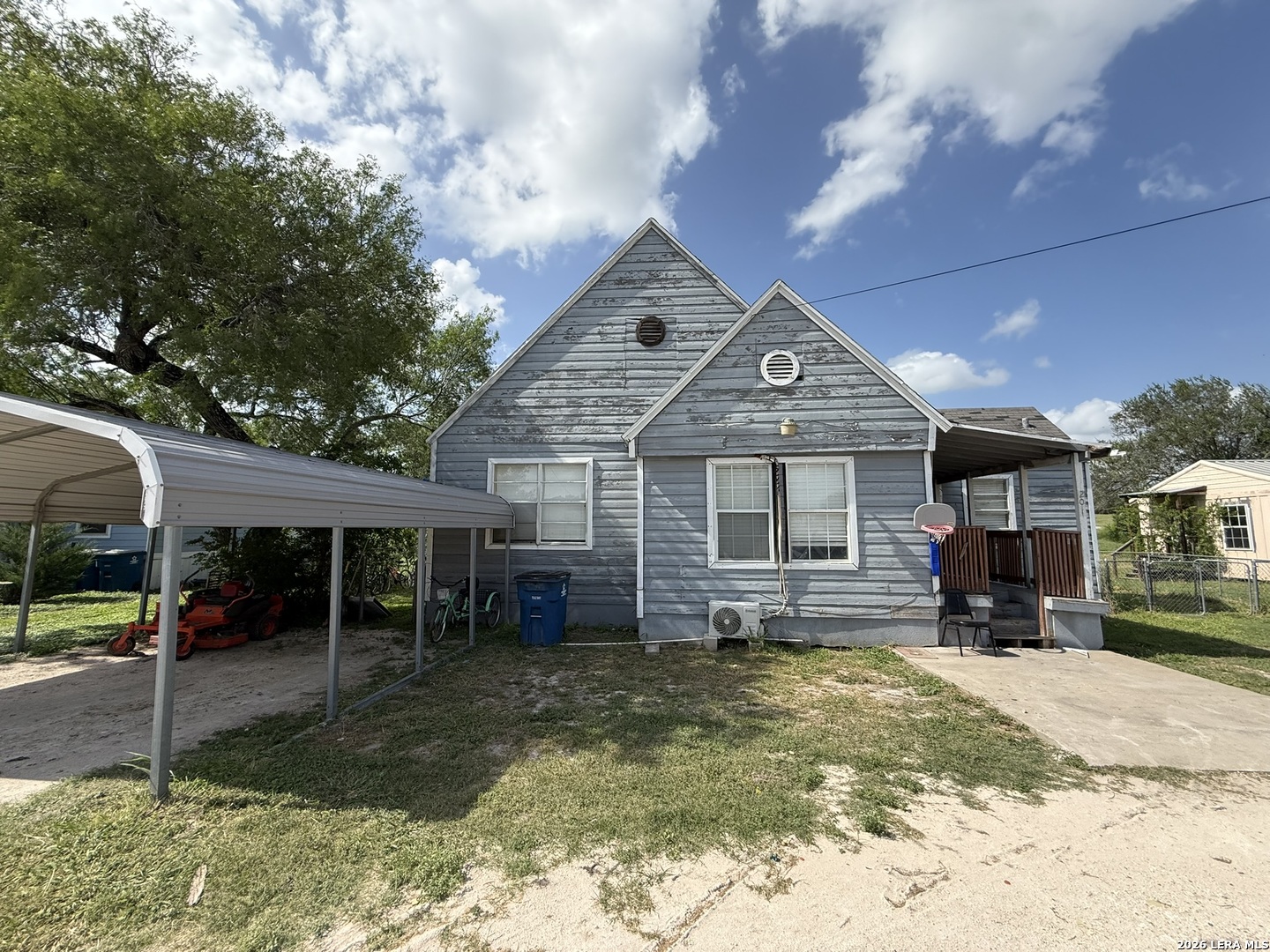 207 Mc Gloin Street Three Rivers, TX 78071 - Photo 3 of 15