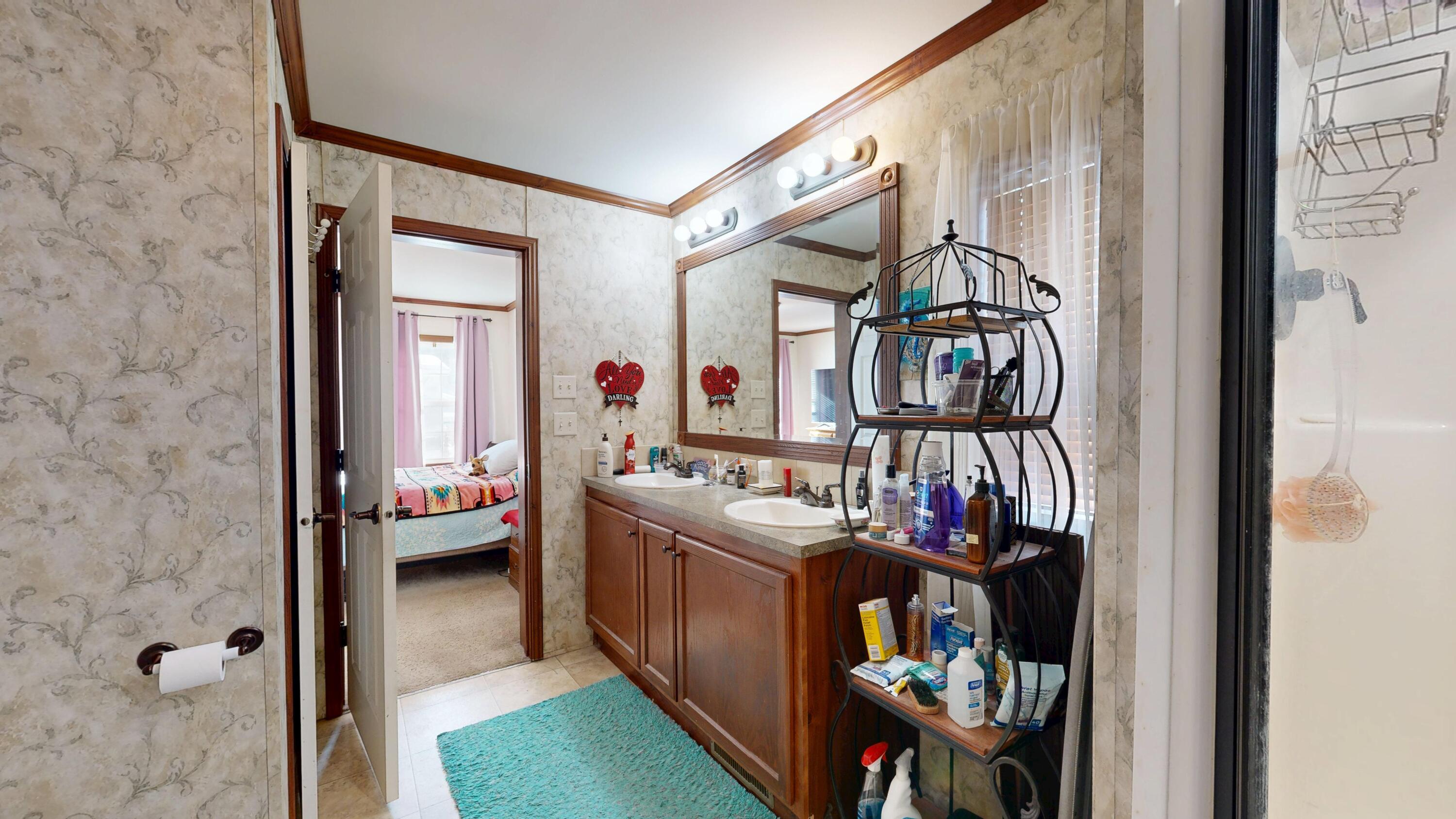 8 Sheldon Place Lewiston, ME 04240 - Photo 20 of 32 Bathroom