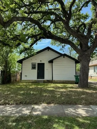 $199,000 | 313 North Wood Street, Denton, TX 76209