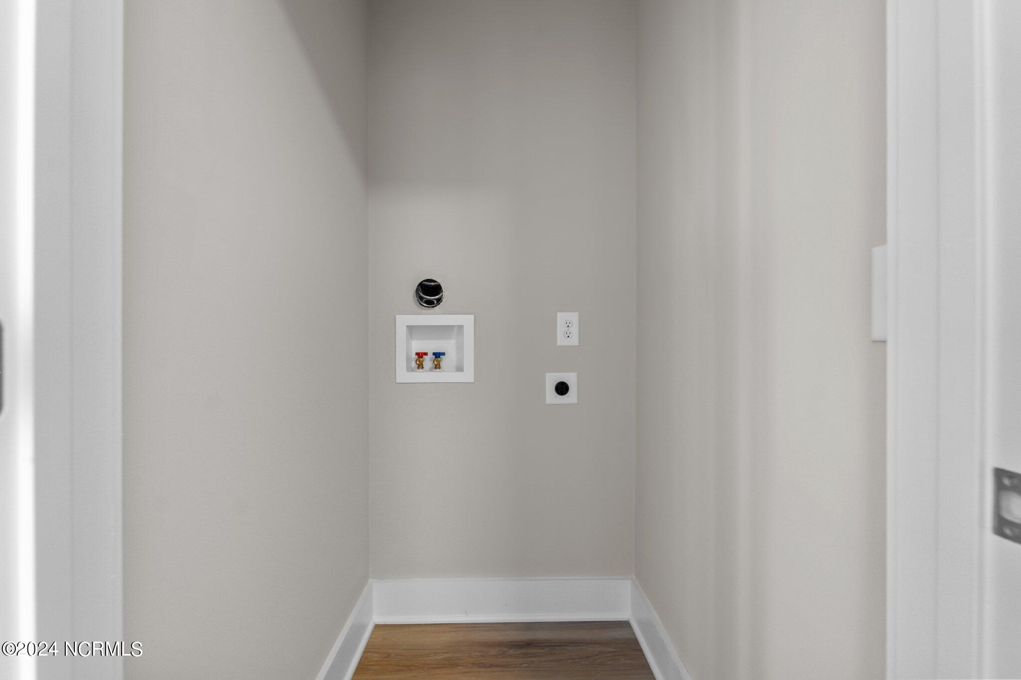 1330 North Rdg Street Southern Pines, NC 28387 - Photo 25 of 38 Washer/dryer connections