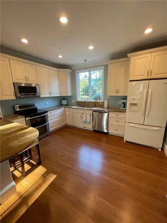 $4,000 | 117 Camden Road, Narragansett, RI 02882