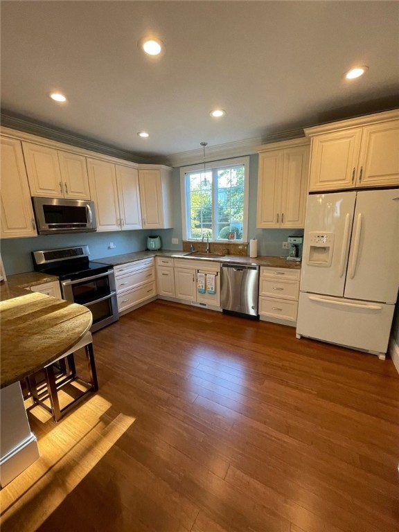 117 Camden Road Narragansett, RI 02882 - Photo 11 of 25