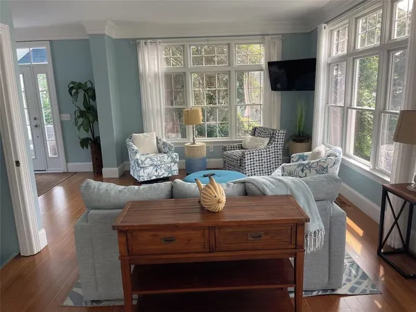 $4,000 | 117 Camden Road, Narragansett, RI 02882