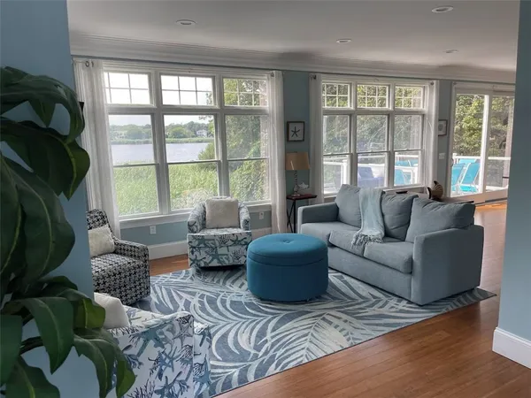 $4,000 | 117 Camden Road, Narragansett, RI 02882