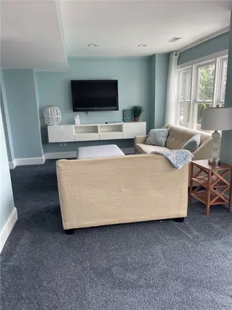 $4,000 | 117 Camden Road, Narragansett, RI 02882