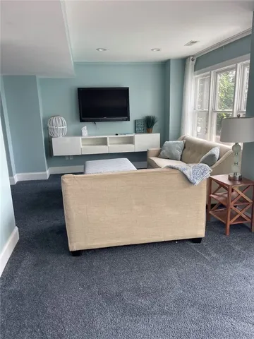 $4,000 | 117 Camden Road, Narragansett, RI 02882