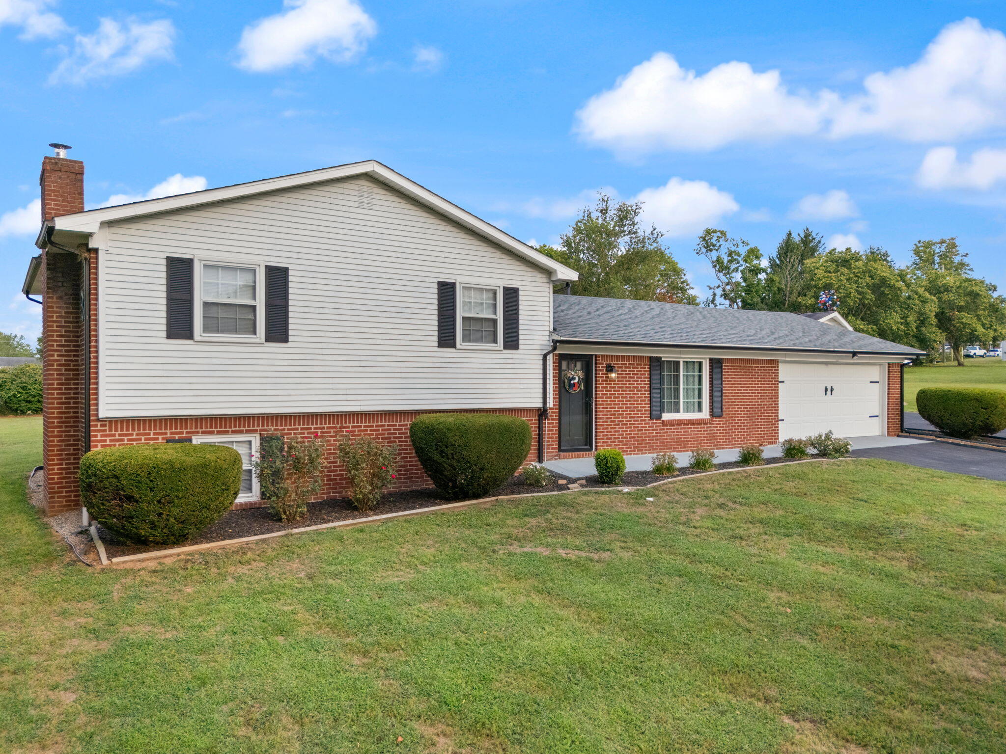3090 Shakertown Road Danville, KY 40422 - Photo 2 of 40 55-web-or-mls-DJI_20250910183721_0363_D